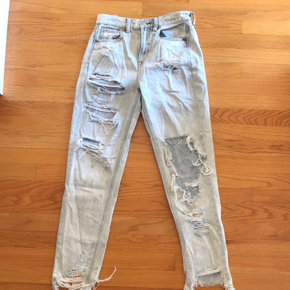 American Eagle Women’s High Rise Mom Jeans